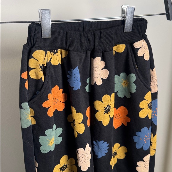 Kumai Kids Floral Black Sweatpants Size 140 - Picture 2 of 5